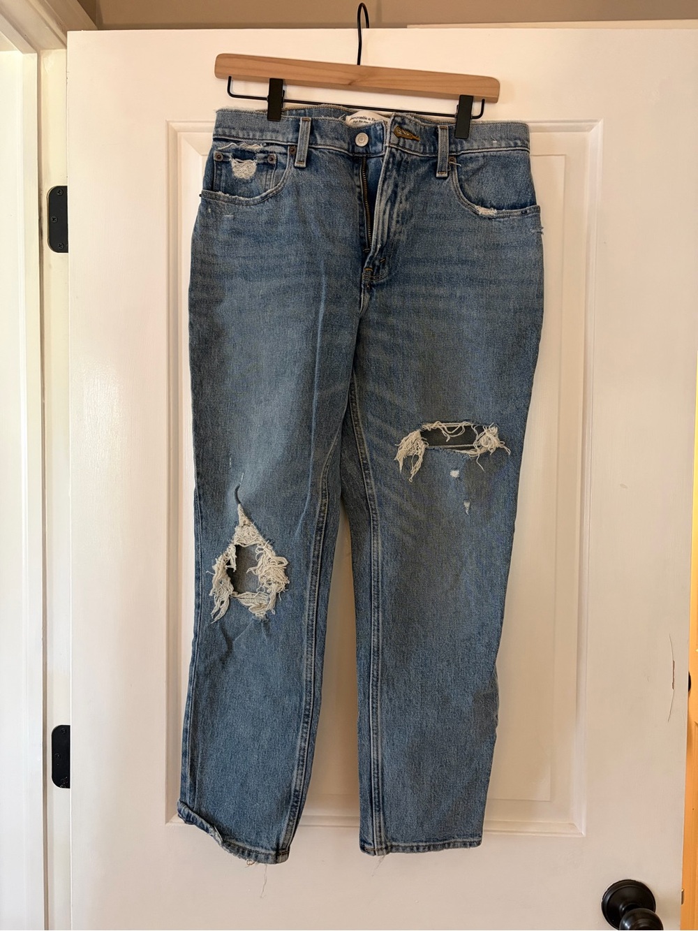 Abercrombie & Fitch High Rise Mom Jeans